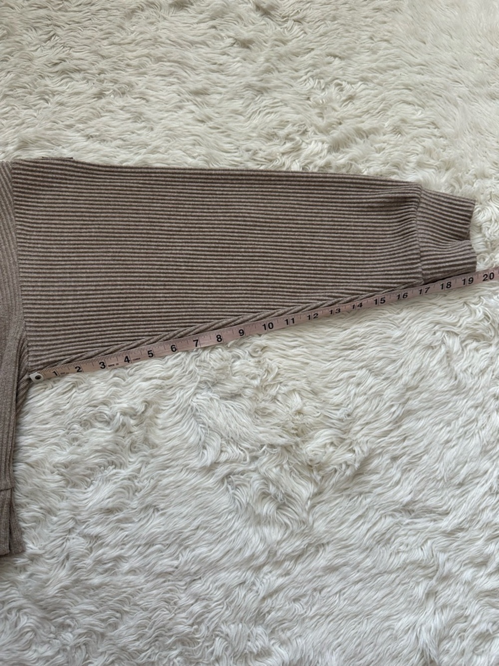 Alo Yoga Muse Hoodie Cropped Hooded Pullover Sweater Ribbed Knit Heather Tan - Picture 11 of 11